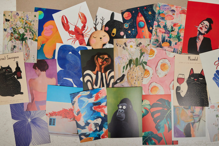 Lagersalg af farverige og unikke plakater fra HelloPoster – opdag et stort udvalg af kunstprint i forskellige stilarter og spar op til 72 %.