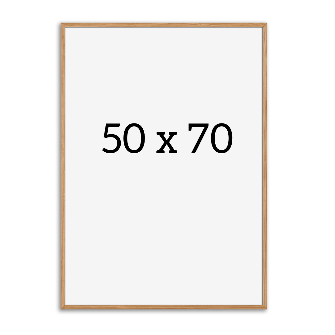 Stilfuld 50x70 ramme i massiv eg fra HelloPoster – perfekt til at fremhæve dine yndlingsplakater.
