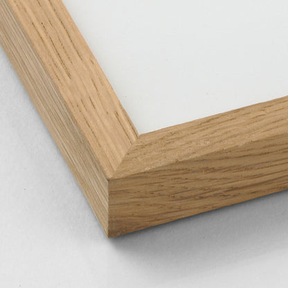 Close-up of natural oak frame corner showing fine wood grain and smooth finish – Nordic style.